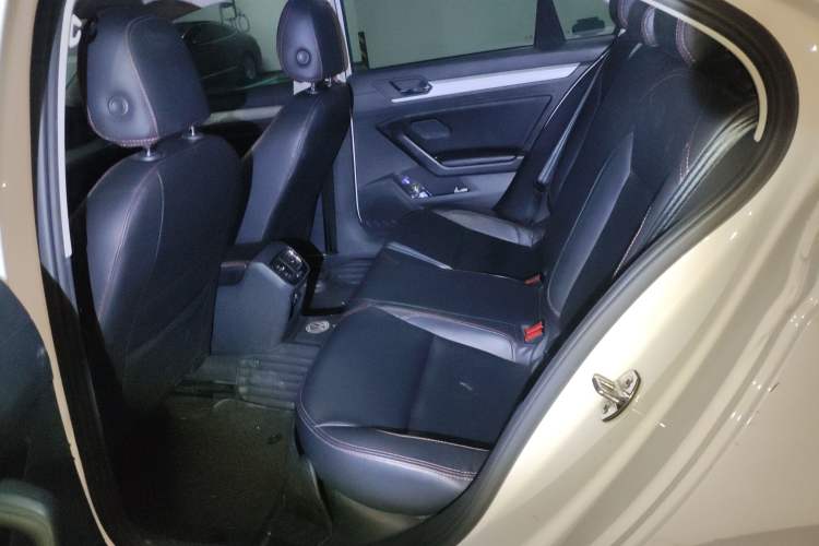 Used Volkswagen Lamando 2019 230TSI DSG Fashion Edition China V Standard Left Rear Seat