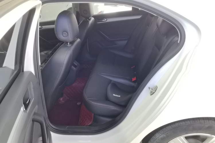 Used Volkswagen Lamando 2019 230TSI DSG Fashion Edition China VI Left Rear Seat