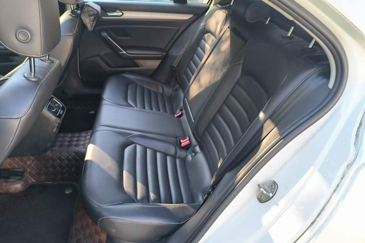 Used Volkswagen Lamando 2019 280TSI DSG Comfort Edition China VI standard Left Rear Seat