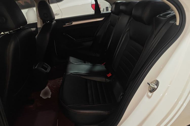 Used Volkswagen Lamando 2019 230TSI DSG Fashion Edition China VI Left Rear Seat