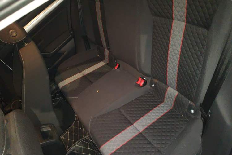 Used Volkswagen Lamando 2019 230TSI DSG Fashion Edition China VI Left Rear Seat