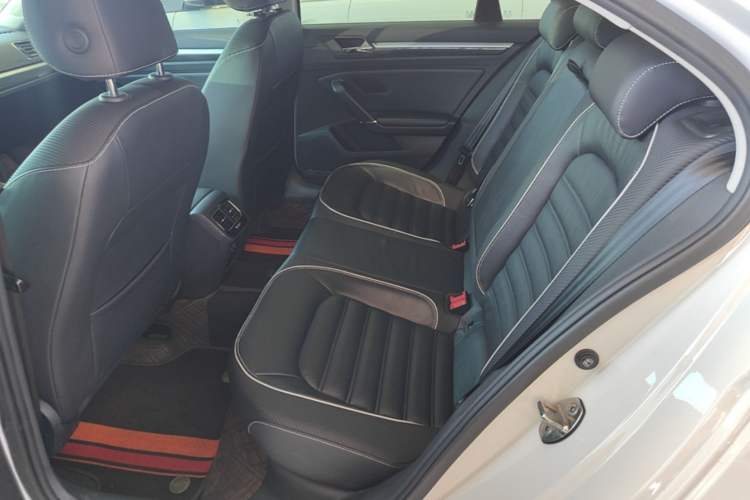 Used Volkswagen Lamando 2019 280TSI DSG Luxury Edition China VI Standard Left Rear Seat