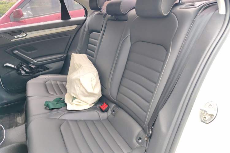 Used Volkswagen Lamando 2019 280TSI DSG Comfort Edition China VI standard Left Rear Seat
