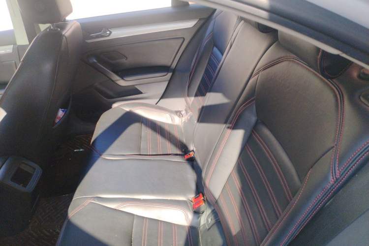 Used Volkswagen Lamando 2019 230TSI DSG Fashion Edition China VI Left Rear Seat
