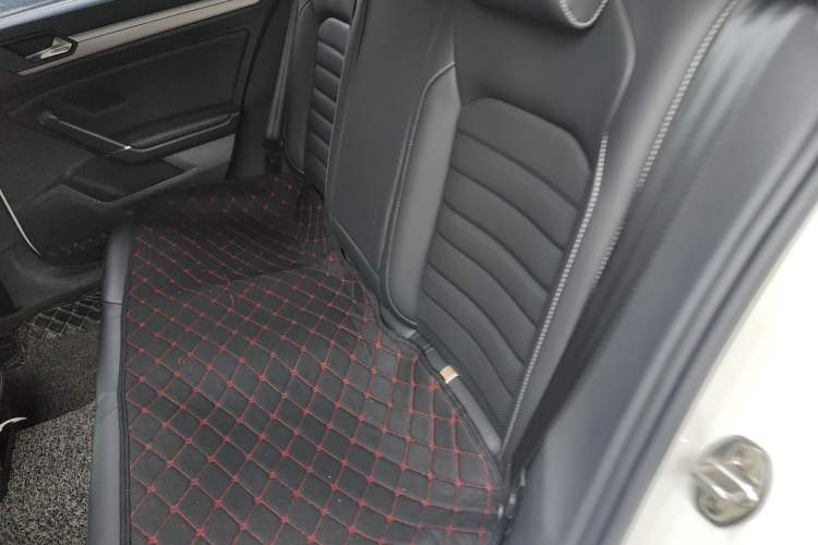 Used Volkswagen Lamando 2019 280TSI DSG Comfort Edition China VI standard Left Rear Seat