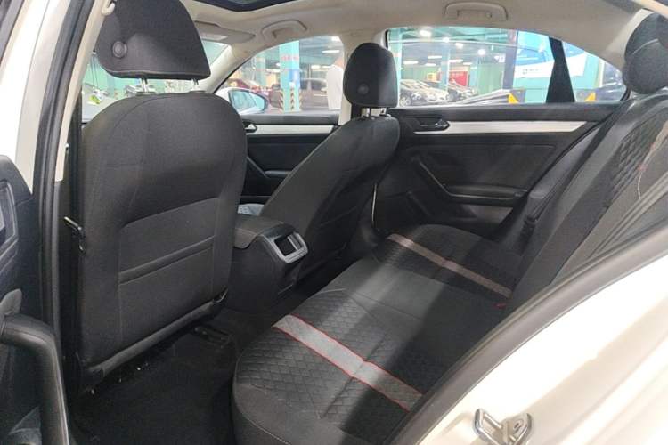 Used Volkswagen Lamando 2019 230TSI DSG Vision Edition China VI Standard Left Rear Seat