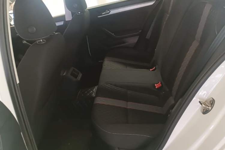 Used Volkswagen Lamando 2019 230TSI DSG Fashion Edition China VI Left Rear Seat