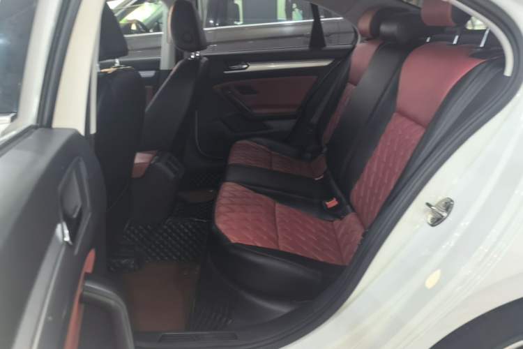 Used Volkswagen Lamando 2019 230TSI DSG Fashion Edition China V Standard Left Rear Seat