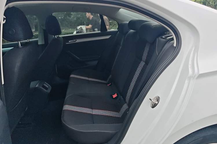 Used Volkswagen Lamando 2019 230TSI DSG Fashion Edition China VI Left Rear Seat