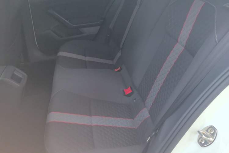 Used Volkswagen Lamando 2019 230TSI DSG Fashion Edition China VI Left Rear Seat