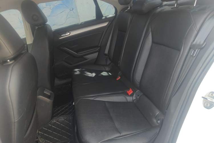 Used Volkswagen Lamando 2019 230TSI DSG Fashion Edition China VI Left Rear Seat