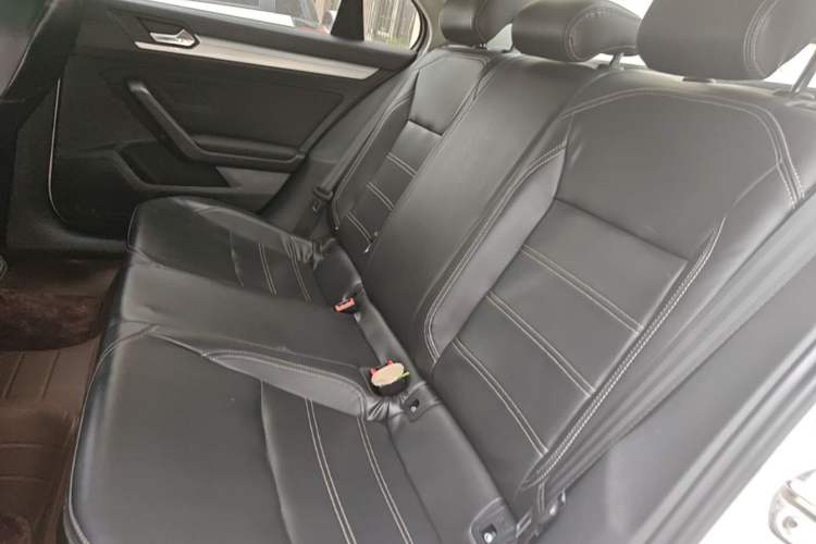 Used Volkswagen Lamando 2019 230TSI DSG Fashion Edition China VI Left Rear Seat