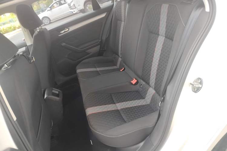 Used Volkswagen Lamando 2019 230TSI DSG Fashion Edition China VI Left Rear Seat