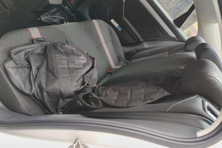 Used Volkswagen Lamando 2019 230TSI DSG Fashion Edition China VI Left Rear Seat