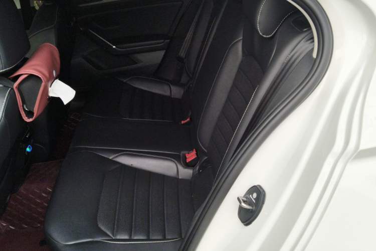 Used Volkswagen Lamando 2019 280TSI DSG Comfort Edition China VI standard Left Rear Seat