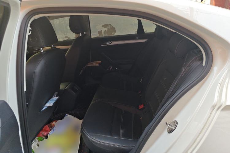 Used Volkswagen Lamando 2019 230TSI DSG Fashion Edition China VI Left Rear Seat