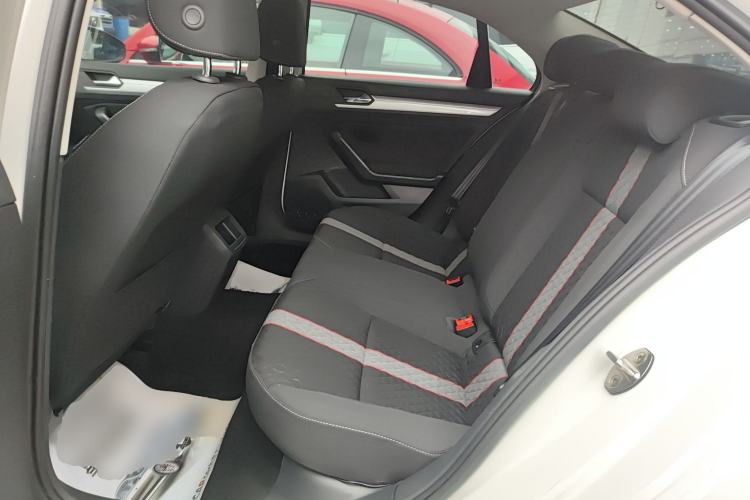 Used Volkswagen Lamando 2019 230TSI DSG Fashion Edition China VI Left Rear Seat