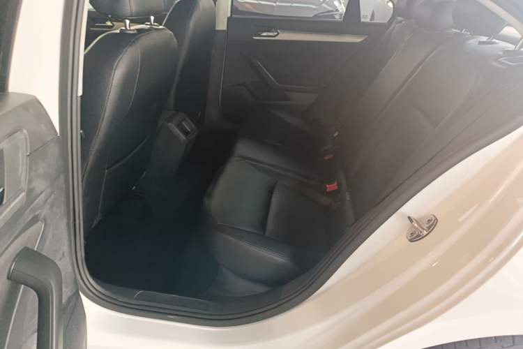 Used Volkswagen Lamando 2019 230TSI DSG Fashion Edition China VI Left Rear Seat