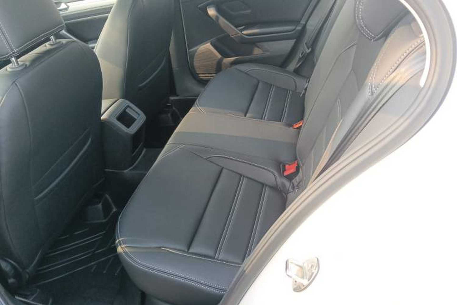 Used Volkswagen Lamando 2019 230TSI DSG Fashion Edition China VI Left Rear Seat