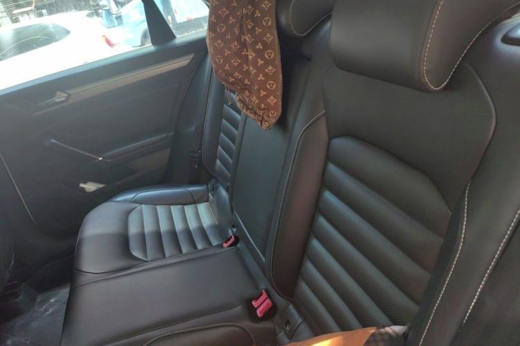 Used Volkswagen Lamando 2019 280TSI DSG Comfort Edition China VI standard Left Rear Seat