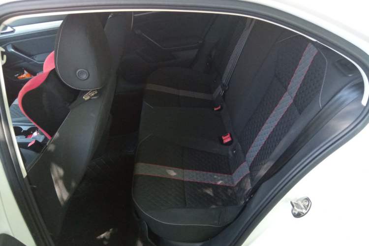 Used Volkswagen Lamando 2019 230TSI DSG Fashion Edition China VI Left Rear Seat