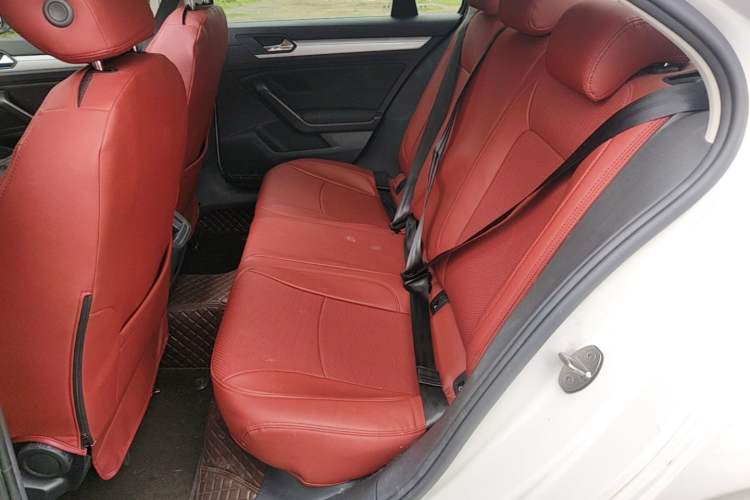 Used Volkswagen Lamando 2019 230TSI DSG Fashion Edition China VI Left Rear Seat