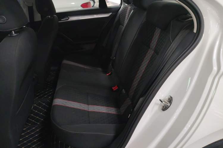 Used Volkswagen Lamando 2019 230TSI DSG Fashion Edition China VI Left Rear Seat
