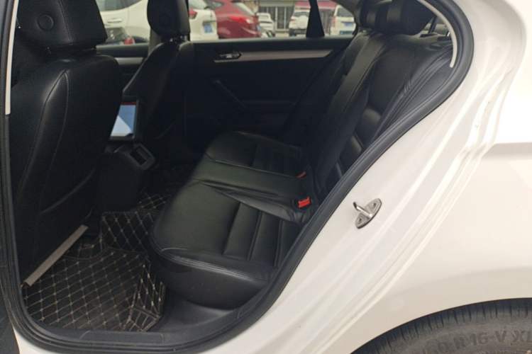 Used Volkswagen Lamando 2019 230TSI DSG Fashion Edition China VI Left Rear Seat