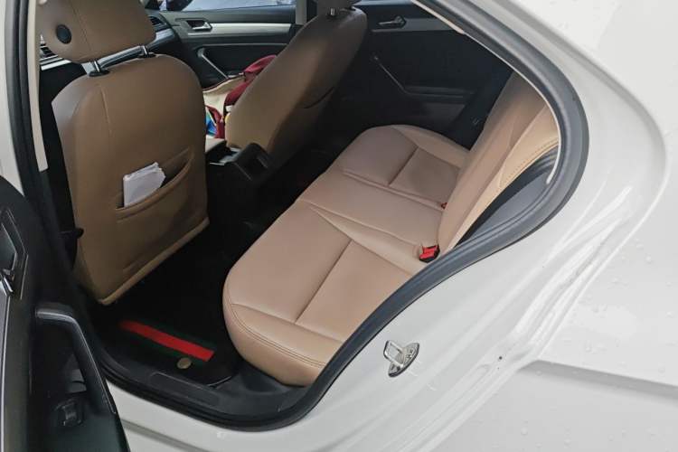 Used Volkswagen Lamando 2019 230TSI DSG Fashion Edition China V Standard Left Rear Seat
