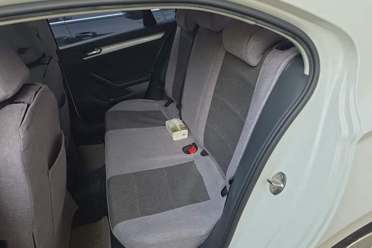 Used Volkswagen Lamando 2019 230TSI DSG Fashion Edition China V Standard Left Rear Seat