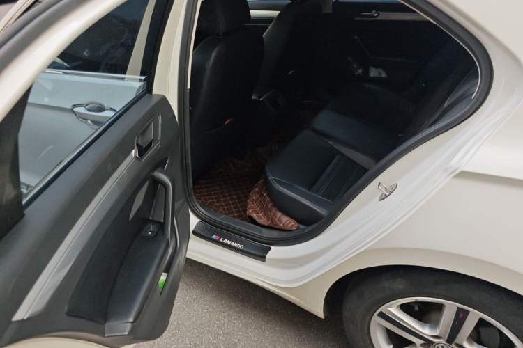 Used Volkswagen Lamando 2019 230TSI DSG Fashion Edition China V Standard Left Rear Seat