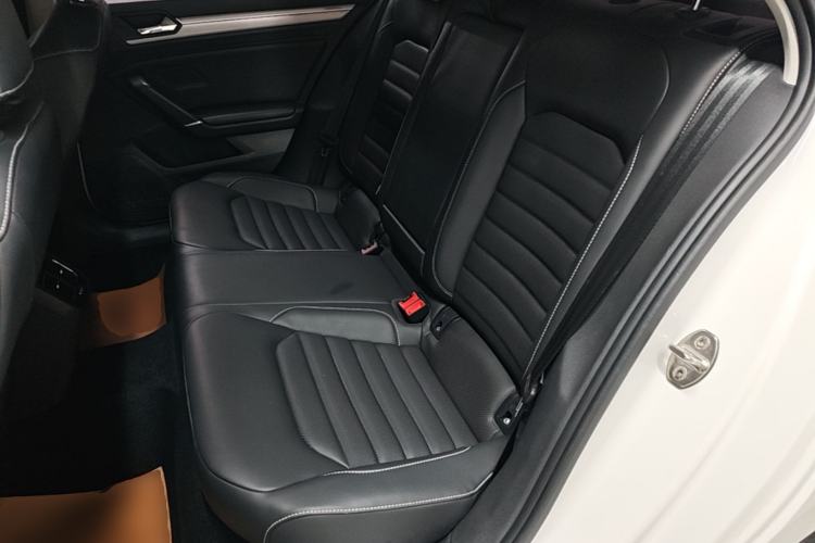 Used Volkswagen Lamando 2019 280TSI DSG Comfort Edition China VI standard Left Rear Seat