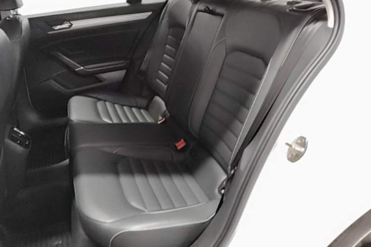Used Volkswagen Lamando 2019 280TSI DSG Comfort Edition China VI standard Left Rear Seat