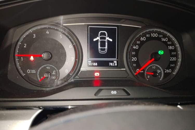 Used Volkswagen Lamando 2019 230TSI DSG Vision Edition China VI Standard Odometer Close Up