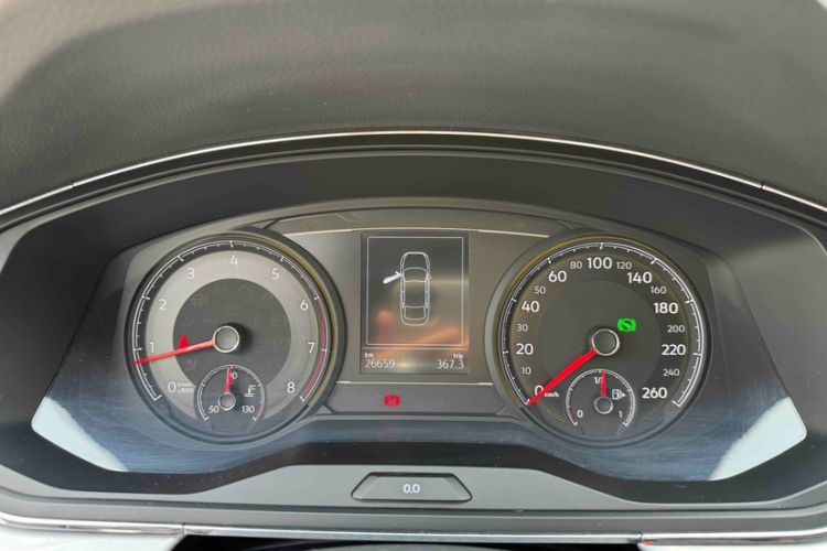 Used Volkswagen Lamando 2019 230TSI DSG Fashion Edition China V Standard Odometer Close Up