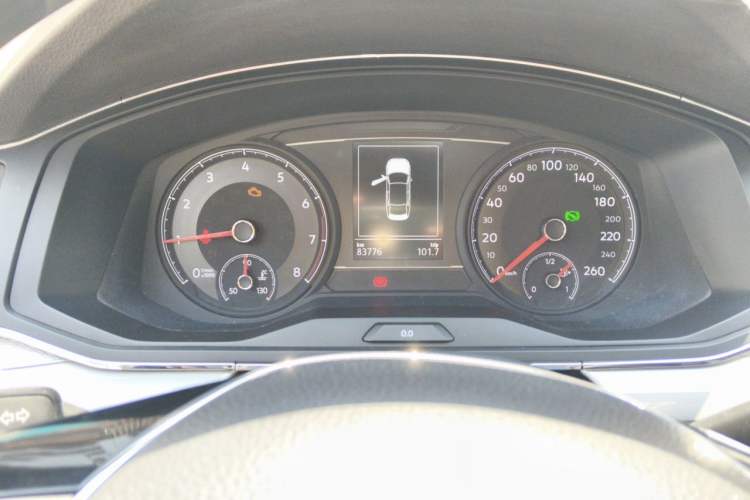 Used Volkswagen Lamando 2019 230TSI DSG Vision Edition China VI Standard Odometer Close Up