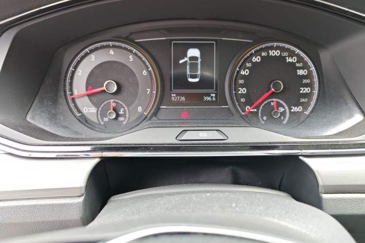 Used Volkswagen Lamando 2019 280TSI DSG Comfort Edition China VI standard Odometer Close Up