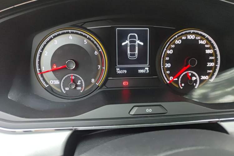 Used Volkswagen Lamando 2019 230TSI DSG Fashion Edition China V Standard Odometer Close Up