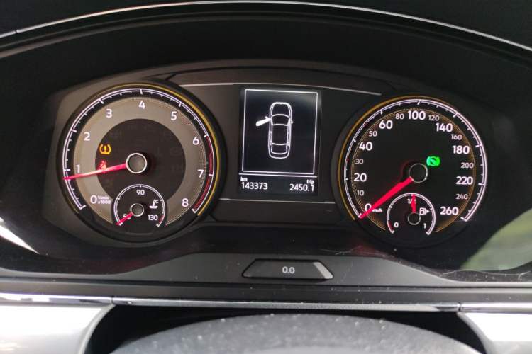 Used Volkswagen Lamando 2019 230TSI DSG Fashion Edition China V Standard Odometer Close Up