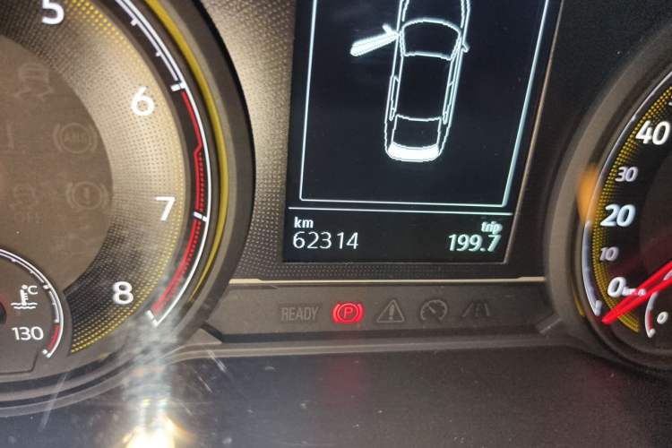 Used Volkswagen Lamando 2019 230TSI DSG Fashion Edition China V Standard Odometer Close Up