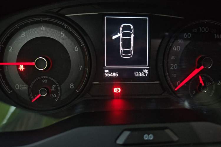 Used Volkswagen Lamando 2019 230TSI DSG Fashion Edition China VI Odometer Close Up