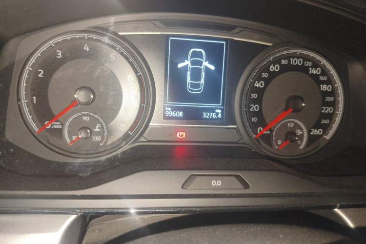 Used Volkswagen Lamando 2019 230TSI DSG Fashion Edition China VI Odometer Close Up