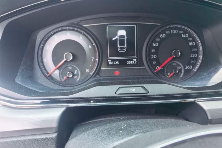 Used Volkswagen Lamando 2019 280TSI DSG Comfort Edition China VI standard Odometer Close Up