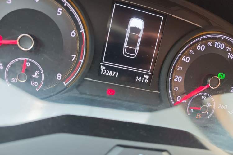 Used Volkswagen Lamando 2019 230TSI DSG Fashion Edition China VI Odometer Close Up