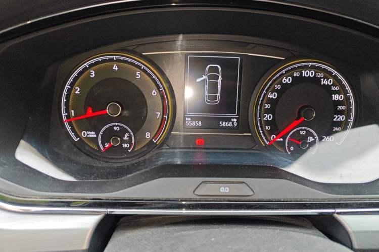 Used Volkswagen Lamando 2019 280TSI DSG Comfort Edition China VI standard Odometer Close Up