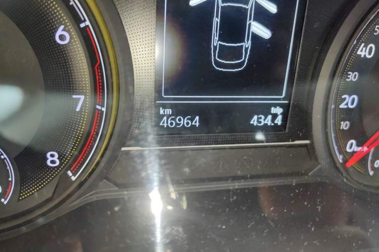 Used Volkswagen Lamando 2019 230TSI DSG Vision Edition China VI Standard Odometer Close Up