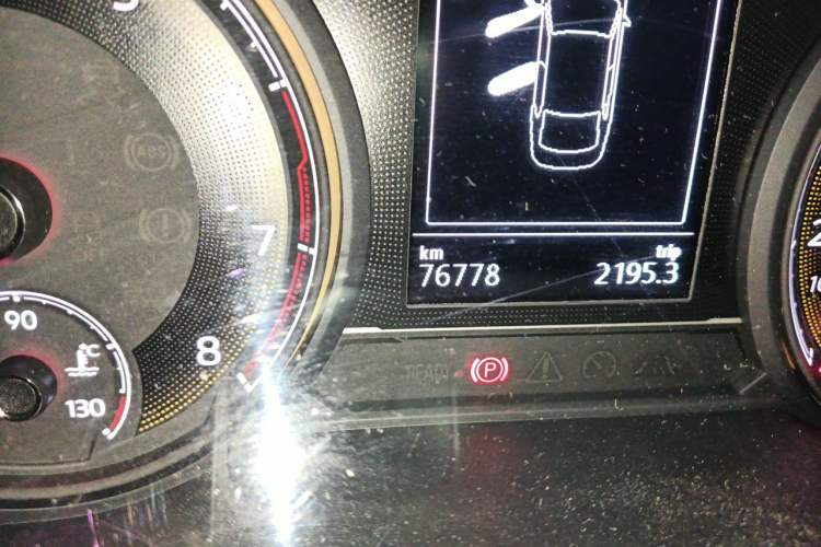 Used Volkswagen Lamando 2019 230TSI DSG Fashion Edition China V Standard Odometer Close Up