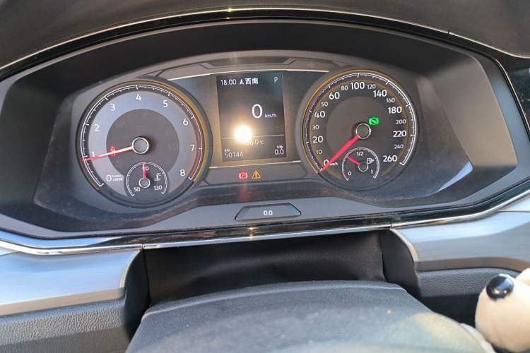Used Volkswagen Lamando 2019 280TSI DSG Comfort Edition China VI standard Odometer Close Up