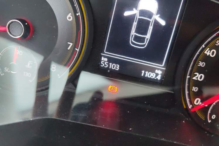 Used Volkswagen Lamando 2019 230TSI DSG Fashion Edition China VI Odometer Close Up