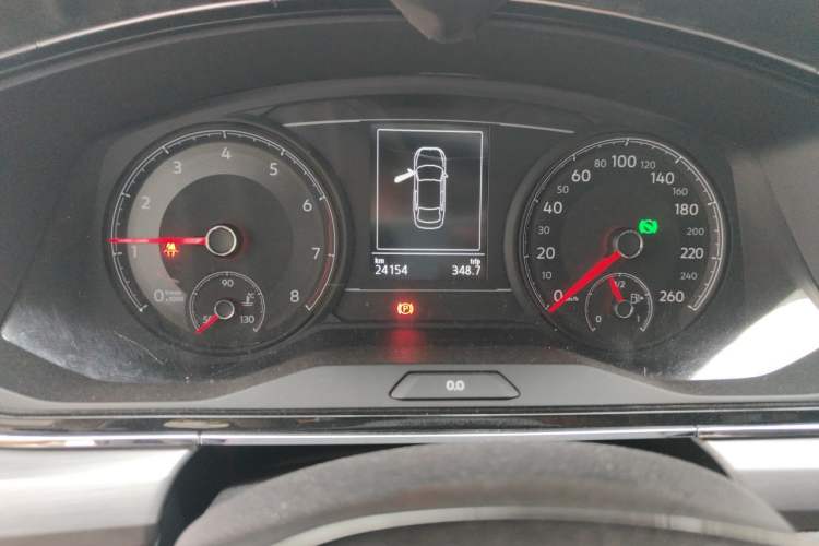 Used Volkswagen Lamando 2019 280TSI DSG Comfort Edition China VI standard Odometer Close Up